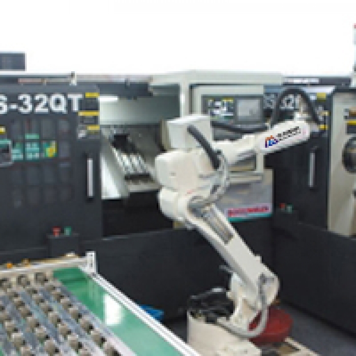 牧岡上下料機器人